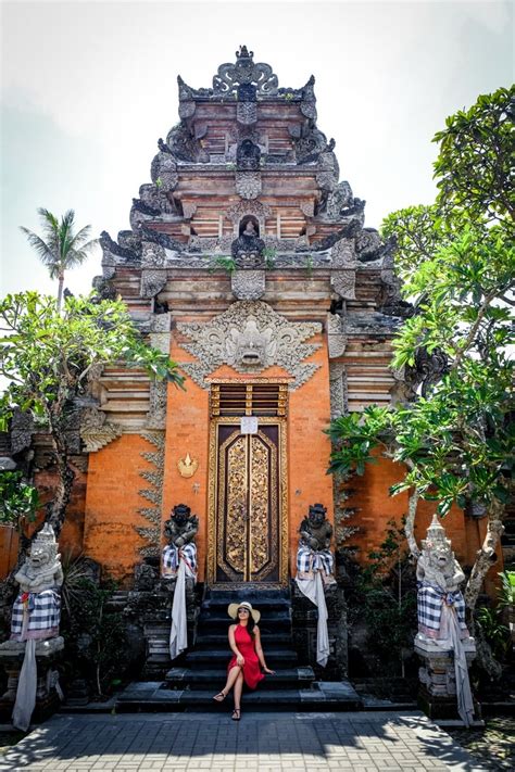 How To Visit The Ubud Palace In Bali (Puri Saren Agung)