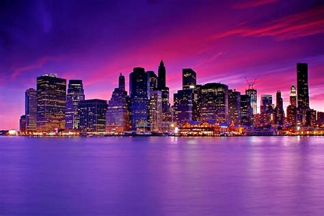 "New York City Manhattan Skyline bei Nacht" Poster von Zoltán Duray ...