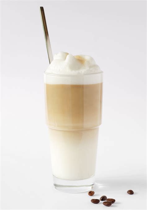 File:Latte macchiato with coffee beans.jpg - Wikipedia