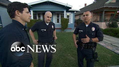 LAPD Outfits Every Officer with Body Cameras - YouTube