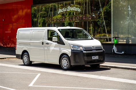 2023 Toyota HiAce review - Star Auto News