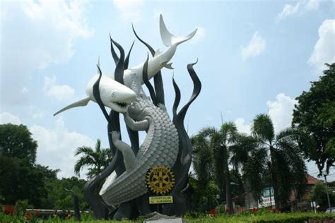 Landmarks surabaya monument - FactsofIndonesia.com