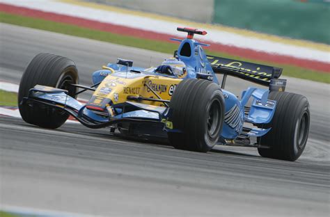 Fernando Alonso - Renault R26 - 2006 Sepang[3161x2084] : r/F1Porn