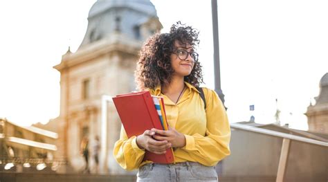 tudy Abroad: Top Points for Choosing Overseas University to Students