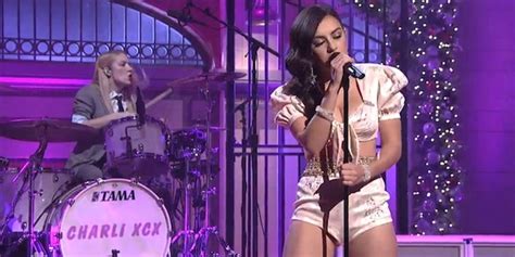 Charli XCX Performs "Boom Clap", "Break the Rules" on "Saturday Night ...