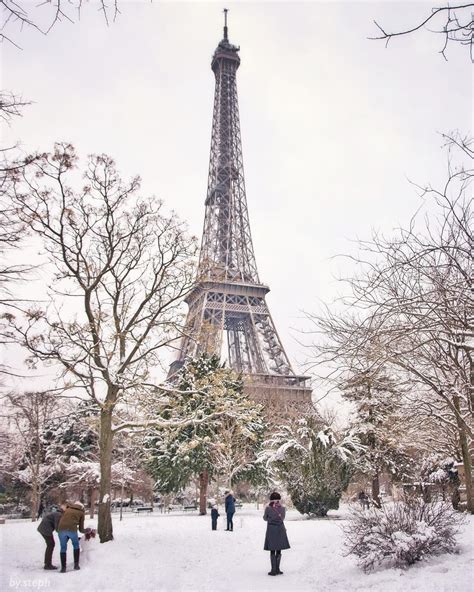 Eiffel Tower in the snow | Paris tour eiffel, Eiffel tower, Tour eiffel