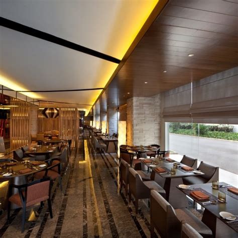 Pullman Jakarta Indonesia - Restaurants and Bars