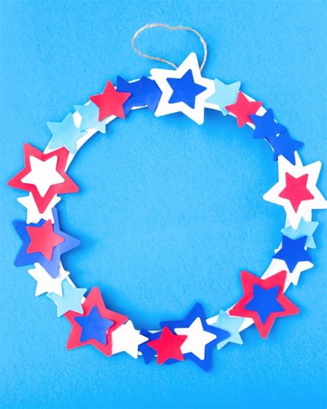 Patriotic Paper Plate Star Wreath - Made with HAPPY