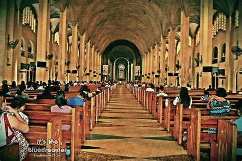 Exploring The Baclaran Church - It's Me Bluedreamer!