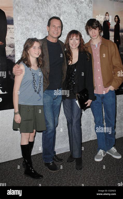 Bill paxton and family hi-res stock photography and images - Alamy