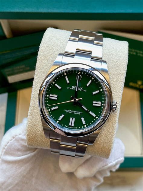 Rolex Oyster Perpetual 41 - 124300 Green - 2021