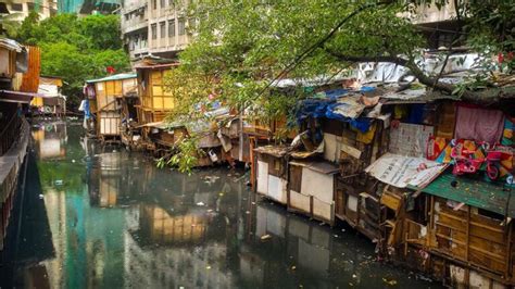 The Worst Slums in Manila: One Day in "Happyland"