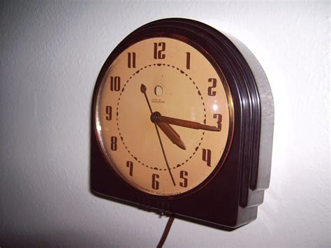 Electric clock - Wikipedia