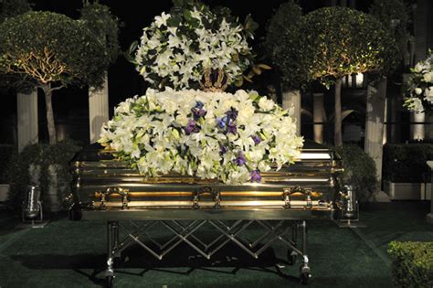 Photos: Michael Jackson Finally Laid To Rest In California | Neon Limelight - Exclusive Music ...