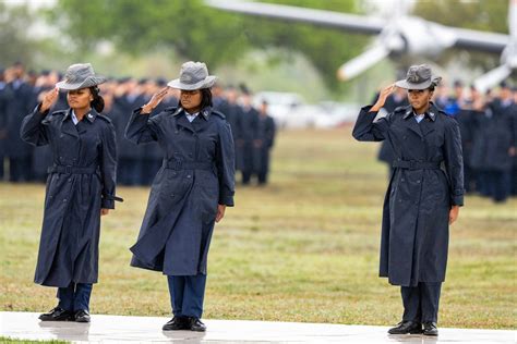 DVIDS - Images - U.S. Air Force basic training graduation [Image 12 of 40]