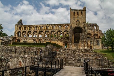 Jedburgh Abbey (Scotland) - Visit Tips + Photos