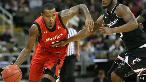 Clark nearing 1,000 points as UC Bearcats open basketball season