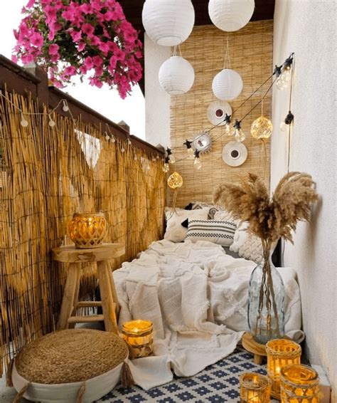 12 Stylish Ways to Decorate a Balcony Wall - Balcony Boss