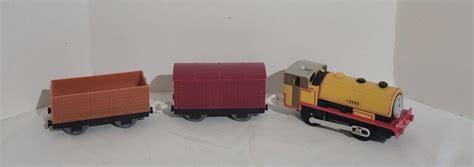 TOMY Trackmaster Thomas The Train BILL & 2 Cargo Cars Motorized ...