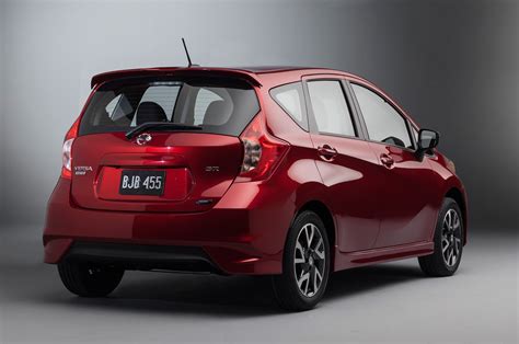 2015 Nissan Versa Note SR Debuts at 2014 Chicago Auto Show - Automobile Magazine