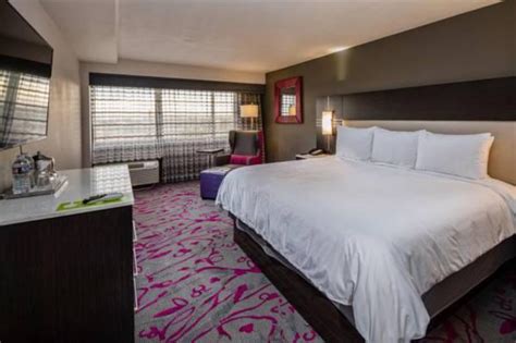 Radisson Hotel Oakland Airport - Rooms For Change