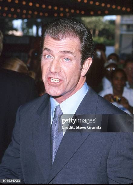 Mel Gibson Patriot Photos and Premium High Res Pictures - Getty Images