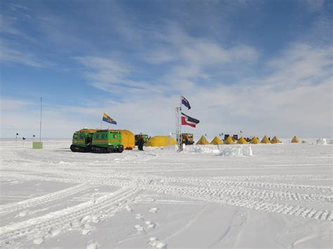 HWD2 camp at South+100 on the south pole route | Antarctica NZ