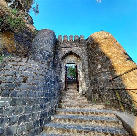 15 Famous Tourist Places in Pune - Geek of Adventure