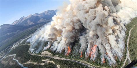 Spreading Creek Wildfire Rips Through Banff National Park (PHOTOS, VIDEO)