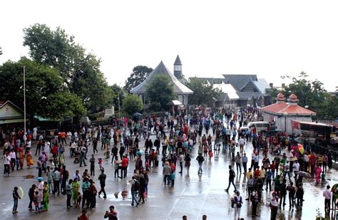 Tourists enjoy themselves in Shimla