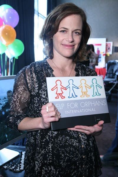 Sarah Clarke en el Evento "GBK and HealthyTrim.com Luxury Gift Lounge" (05/03/2010)