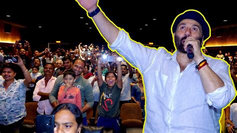 Sunny Deol's Surprise Visit To Theatre, Says Gadar 2 Dialogue - video ...