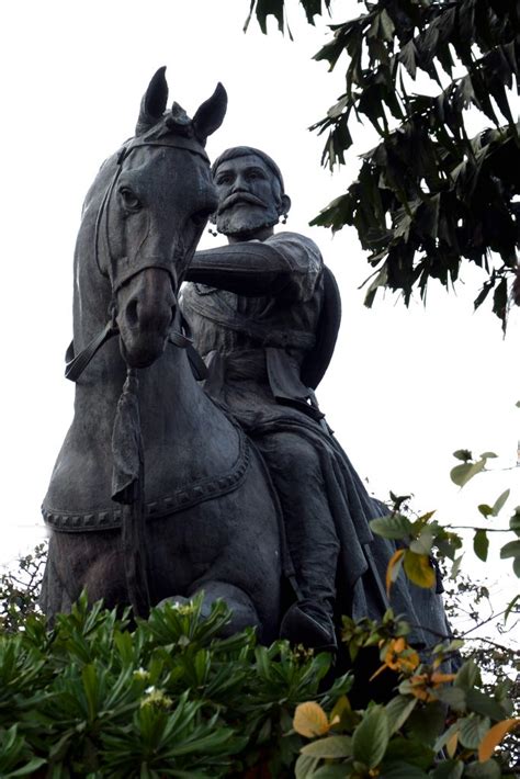 Statue of king Shivaji in a park - PixaHive