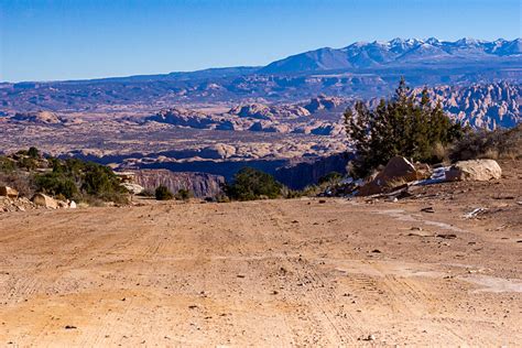 11 Incredibly Scenic Drives in Moab You Have to See to Believe