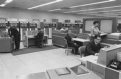 IBM delivers 7090 mainframe computers, November 30, 1959 - EDN