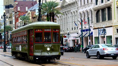 St. Charles Streetcar, Central City – Garden, New Orleans, Louisiana ...