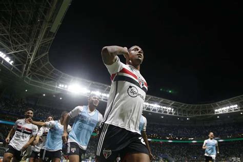 São Paulo provoca Palmeiras nas redes sociais após classificação na Copa do Brasil; veja