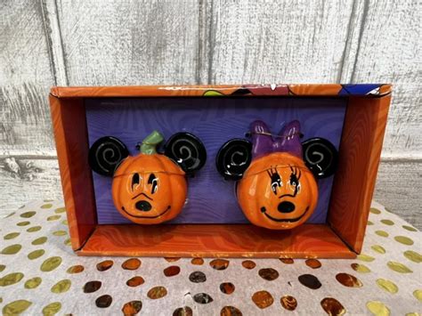 DISNEY MICKEY AND Minnie Mouse Pumpkin Salt and Pepper Shaker Set ...