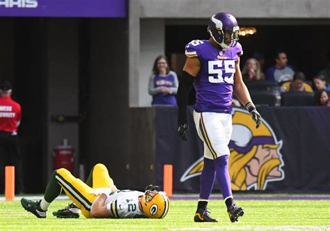 Minnesota Newspaper Includes Picture Of Vikings Hit On Aaron Rodgers ...