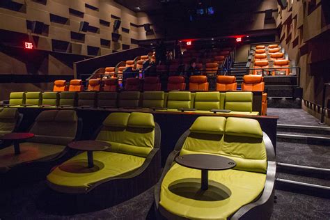 Manhattan gets its own luxury movie theater and it also serves gourmet meals - Luxurylaunches