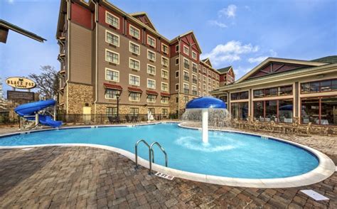 Black Fox Lodge - Pigeon Forge, TN Hotel Overlooking Little Pigeon River