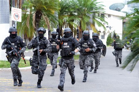 Ecuador orders 'neutralize' gangs as 10 killed in internal conflict ...