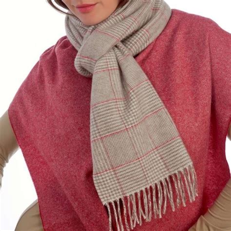 Red Welsh Scarf for Women & Men, 100% Wool | GRAZALEMA