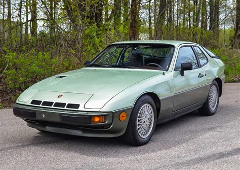 Porsche 924 Turbo (1980) - Specifications & Performance