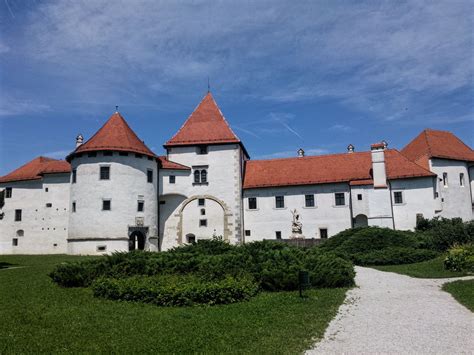 ZAGREB CITY & TRAKOŠĆAN CASTLE TOUR - Croatian Attractions