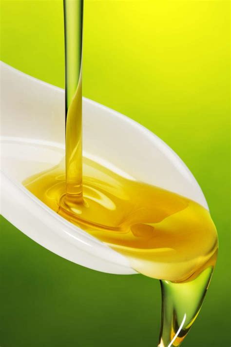 Olive oil in ear: Uses, effectiveness, and safety