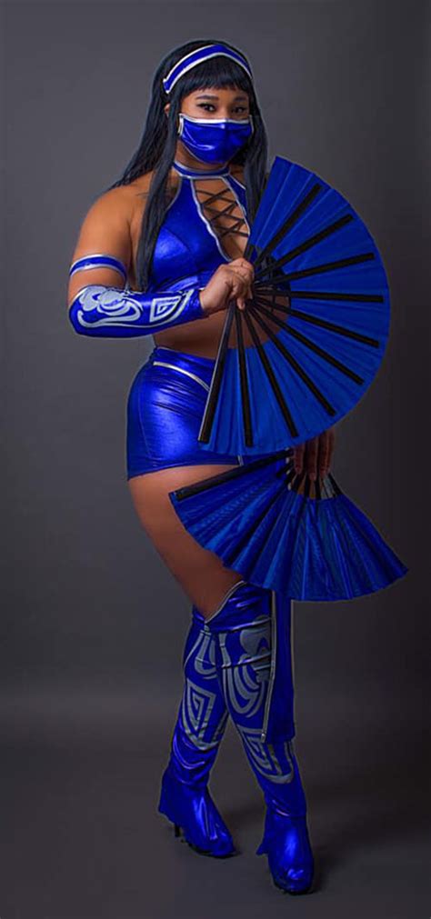 Kitana from Mortal Kombat Cosplay