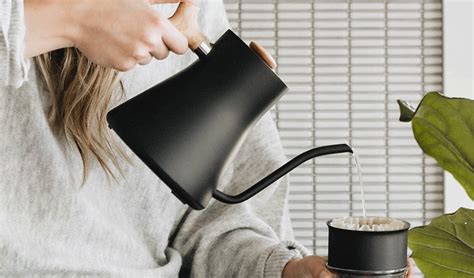 The 15 Best Electric Tea Kettles of 2022 - PureWow