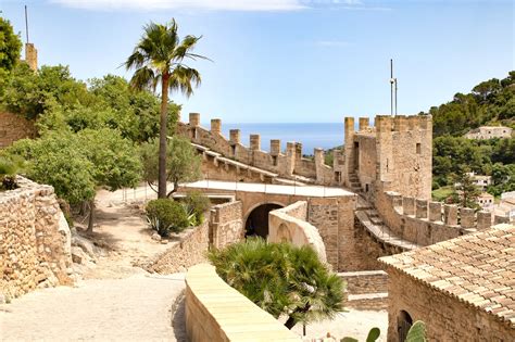 Castell de Capdepera in Mallorca - Explore Ancient Castle Grounds and Buildings - Go Guides