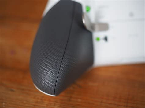 White Xbox Elite Wireless Controller review: Same great performance, new look | Windows Central